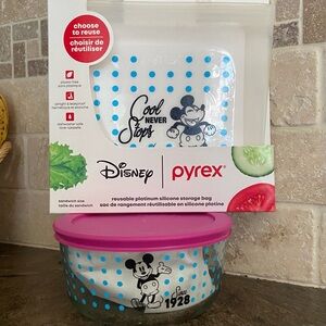 LPyrex Disney Mickey Mouse Bundle